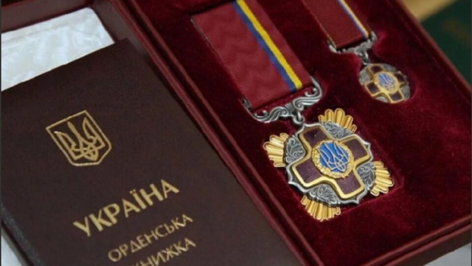 Шесть энергетиков ДТЭК получили награды за восстановление электросетей во время войны