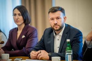 50 км от фронта или границы. Кому положена новая выплата от Кабмина почти в 20 тыс. грн?