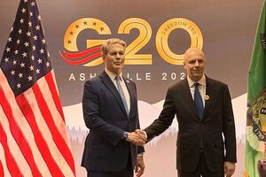 "Необходимо вернуться?" Бессент на G20 встретился с главой минфина РФ