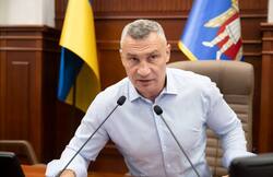 Київ закликає уряд дозволити рух мостами під час тривог і послабити комендантську годину – Кличко