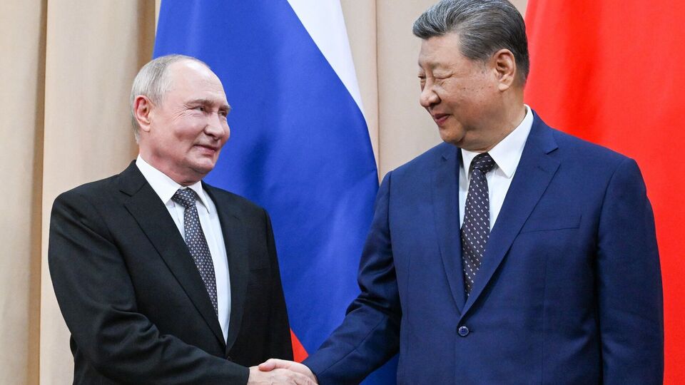 Путин в спешке поехал к Си Цзиньпину, а тот заявил ему о "невиданных переменах"