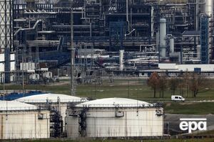 Українські удари по НПЗ обвалили переробку нафти в РФ до мінімуму за понад 20 років – Bloomberg