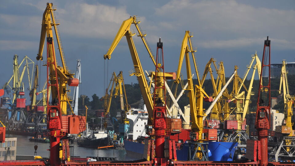 Остановка портов Большой Одессы уже парализует предприятия и сокращает экспорт – СМИ
