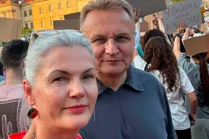 Садовий святкує срібне весілля і показав себе в обіймах красуні-дружини. У чому секрет їхнього шлюбу
