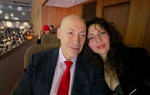 Мобилизация, бедность российских регионов, развал бизнеса в РФ. Стрим Бацман с Гордоном. Трансляция