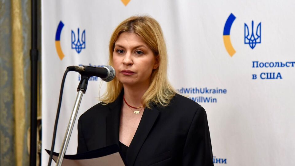 Дві квартири, готівка й чужий Mercedes. САП розкрила деталі підозри Стефанішиній