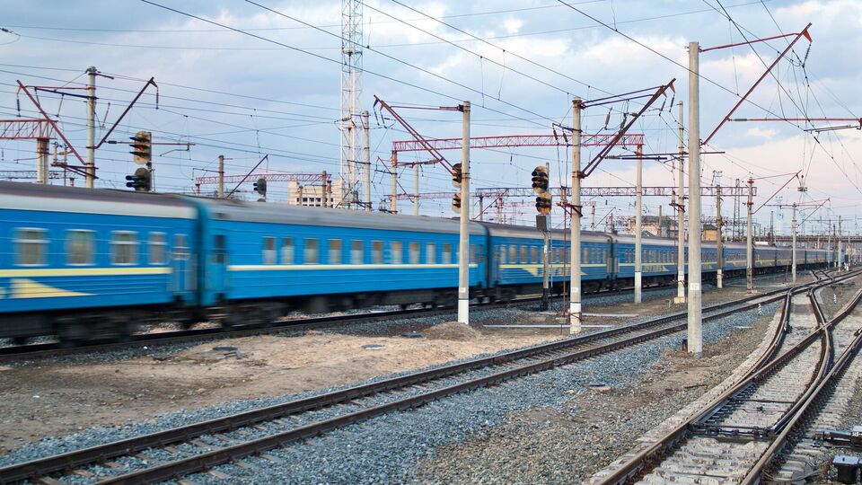 "Життя важливіше за електричку". В "Укрзалізниці" пояснили пасажирам, що робити під час російських атак