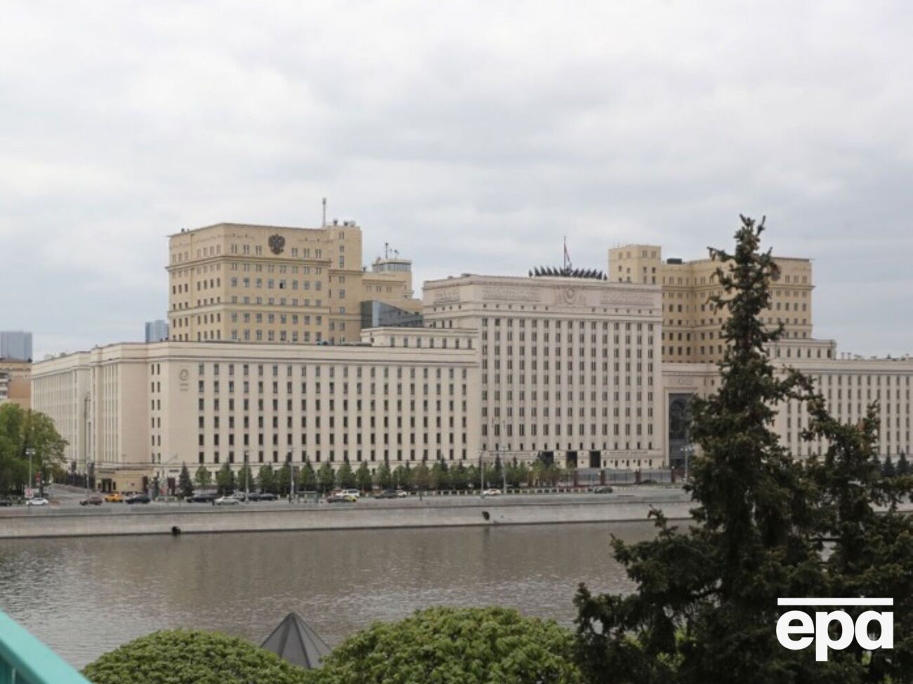"Чего ты бекаешь, мекаешь?" Украинский пранкер ворвался на закрытое совещание минобороны РФ. Видео