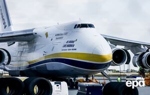Украинский самолет, рядом с которым обнаружили дрон со взрывчаткой, был загружен боеприпасами – СМИ