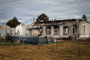 "Те, що їм давно знайоме". Як українські рятувальники ліквідовують пожежі у Франції. Фоторепортаж