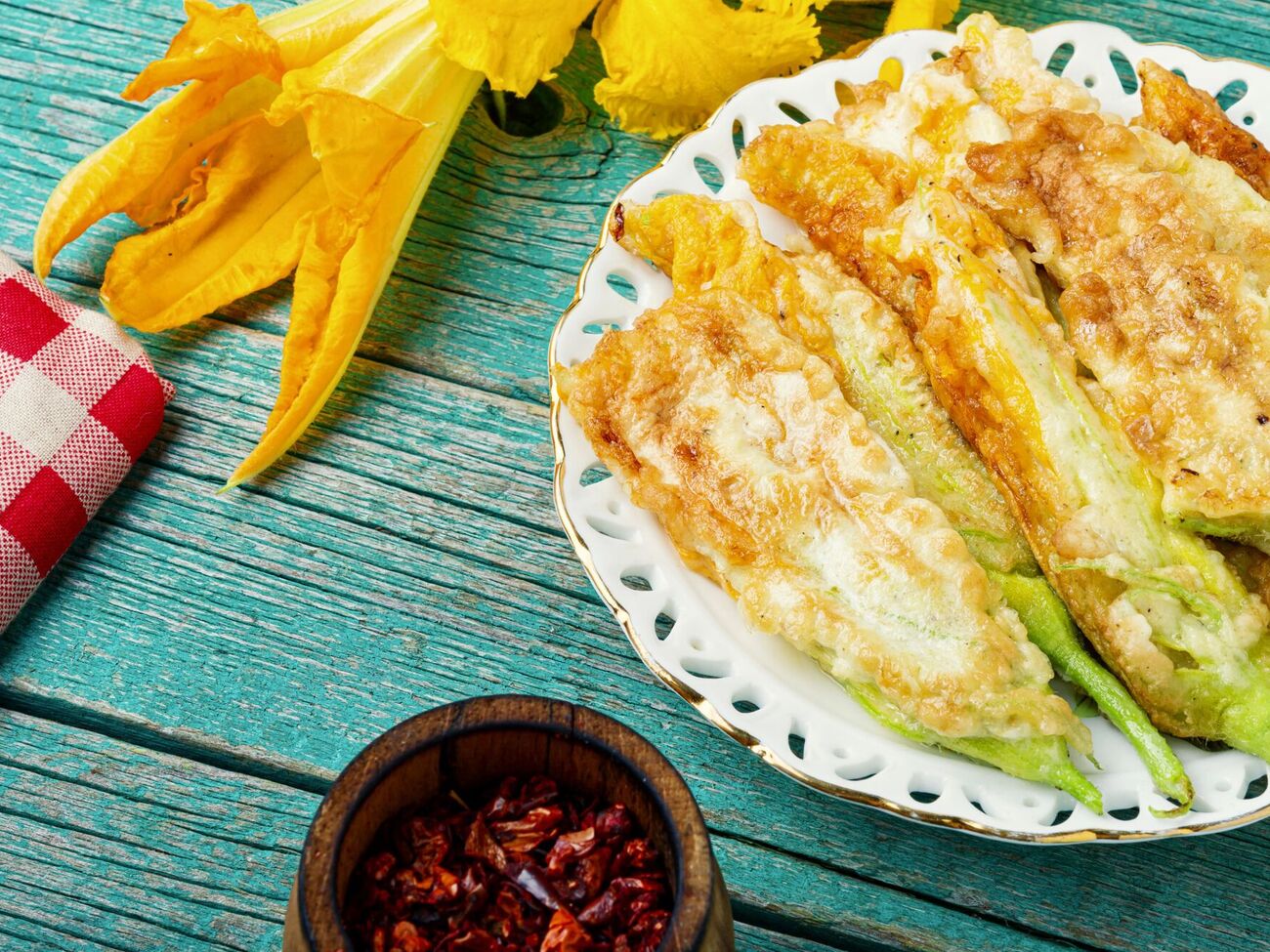 "Хрустящие снаружи и нежные внутри". Самые вкусные жареные кабачки