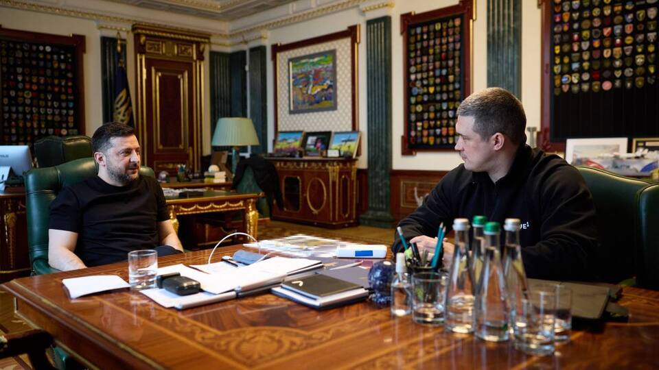 Джерело з ОП відкинуло повернення Федорова до Міноборони. У ексміністра відповіли