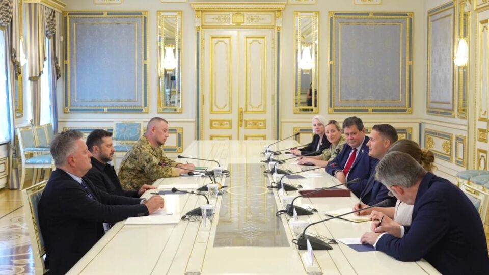 Залужного не було на зустрічі Зеленського з міністром оборони Великобританії. У чому причина