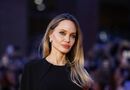 53-летний брат Джоли заявил о своей гомосексуальности. Как отреагировала его жена