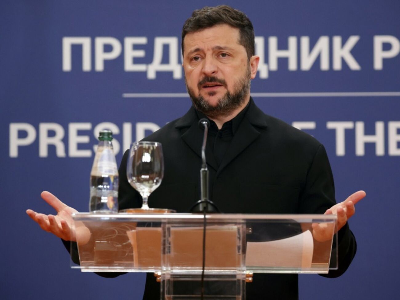 "Фактично не залишилося неушкоджених станцій". Зеленський заявив про непросту ситуацію перед зимою