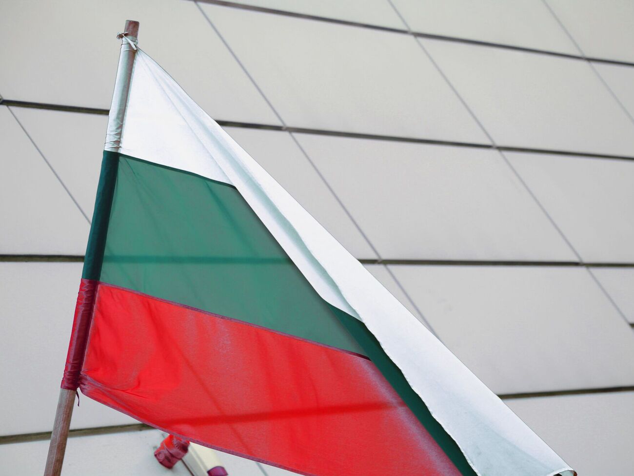 Болгарія викликала українського посла через дрон, який упав і вибухнув на її території