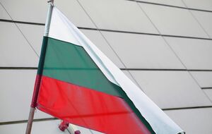 Болгария вызвала украинского посла из-за дрона, который упал и взорвался на ее территории