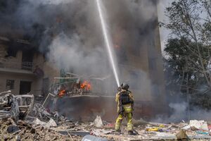 "Цілеспрямовано бʼє по житлових будинках". РФ атакувала Харків, Одесу, Житомирську область. Є загиблі