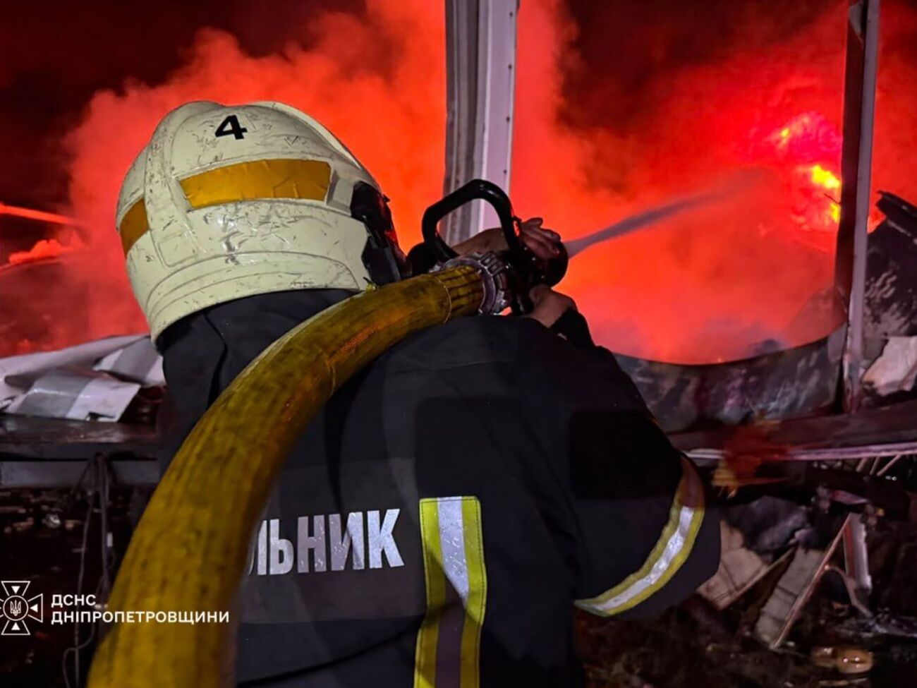 "Даже у войн есть правила". Оккупанты уничтожили гуманитарный склад ВОЗ в Днепре