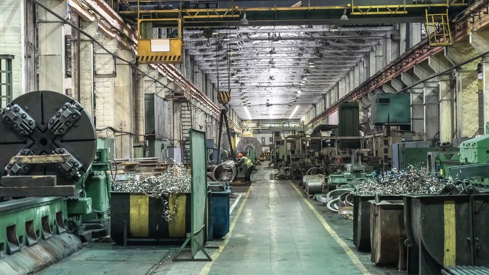 Украине нужна комплексная программа восстановления промышленности – эксперт