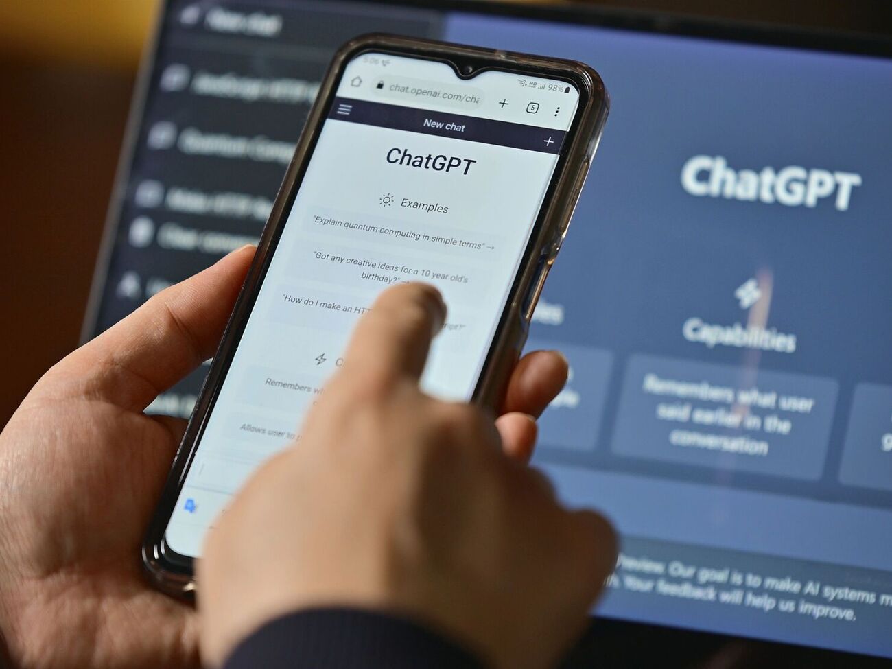 Єврокомісія посилить контроль за ChatGPT, Reddit і Roblox. У чому річ