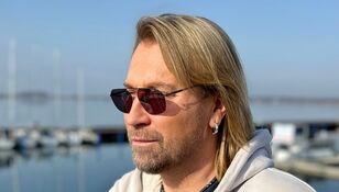 Винник, який давно потрапив на "Миротворця", заявив, що в нього вимагали майже $1 млн за видалення