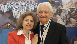 Інтимні вірші й фото. Ексдиректорка 91-річного поета-пісняра Крищенка зробила заяву щодо стосунків із ним