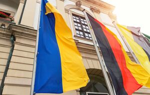 Після перемоги правопопулістів у Німеччині в партії Шольца заговорили про зміну курсу щодо України
