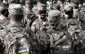 Розвідка РФ заявила, що в Європі нібито закликають Україну до мобілізації жінок. Що відповіли в ЄС