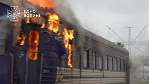 "Тупий і відверто показовий терор". РФ атакує АЗС і залізницю, влучання у Фастові та в поїзд у Луцьку. Відео