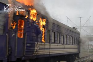 "Тупий і відверто показовий терор". РФ атакує АЗС і залізницю, влучання у Фастові та в поїзд у Луцьку. Відео