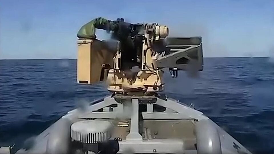 Перший в історії морський бій. Український безекіпажний катер знищив російський. Відео