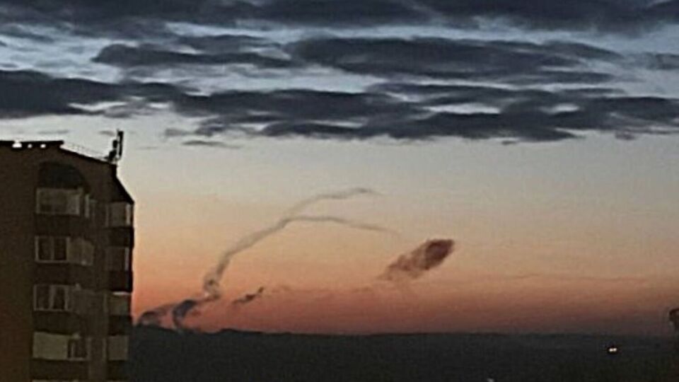 "Я вот прям чувствую, опа! Сфоткали!" В Татарстане – взрывы, под удар мог попасть НПЗ. Видео