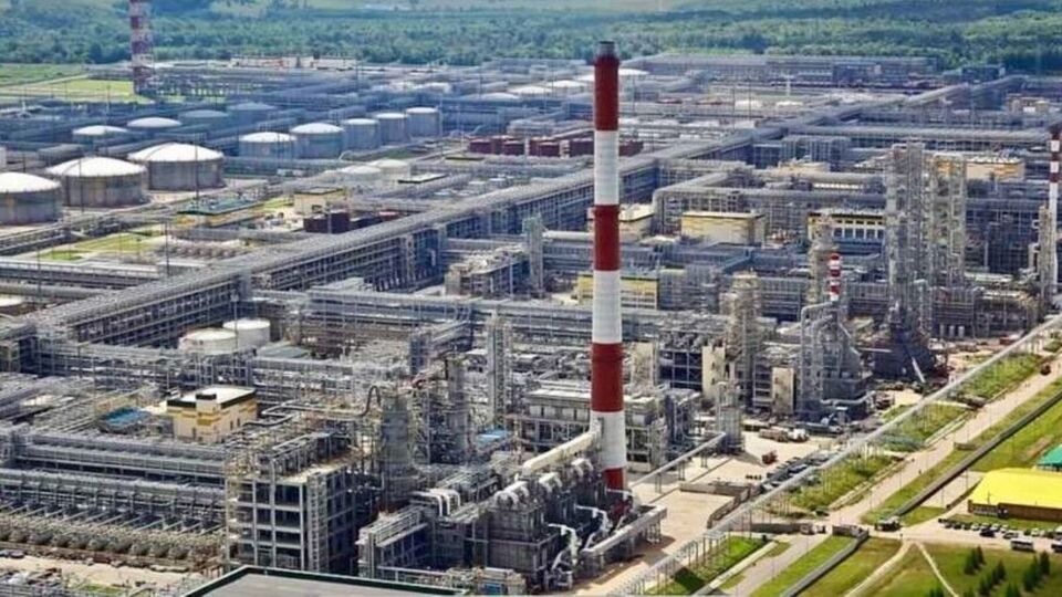 Сили оборони України уразили два НПЗ у Росії, а також місце запуску ударних БПЛА. Подробиці від Генштабу
