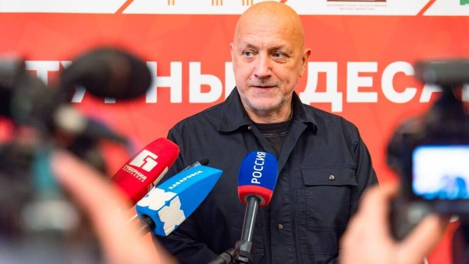 Идеолог "русского мира" Прилепин заявил, что в РФ кончаются мужики. Кем предложил закрыть недостачу