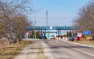 Дружина генпрокурора Кравченка теж покинула Україну – журналіст
