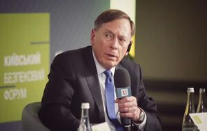 Крим стане для Путіна тягарем, а не "перлиною в короні" – ексглава ЦРУ Петреус