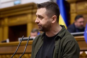 Арахамия заявил, что хочет "поговорить с каждым из окружения Путина"