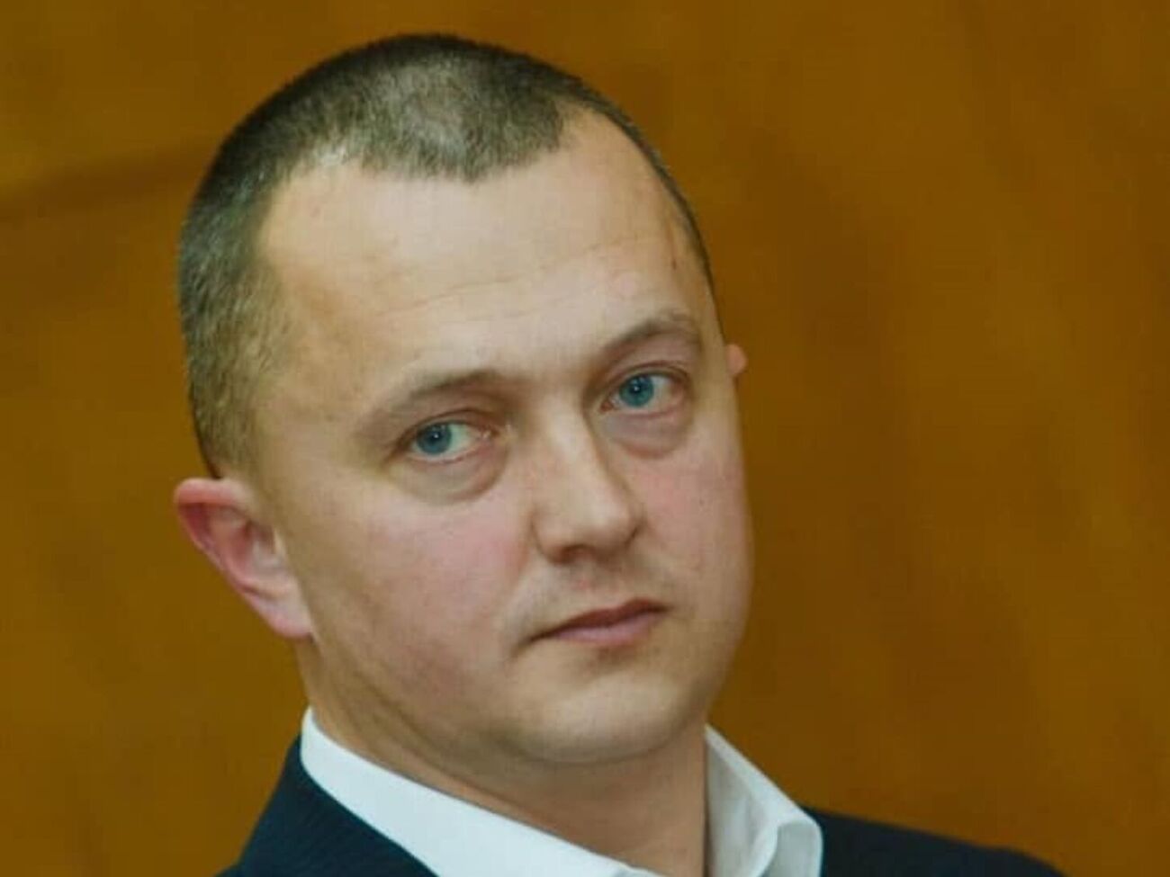 Шукали три роки. В Україну екстрадували ексмера Рахова, якого підозрюють у розтраті бюджету. Як він вийшов на волю