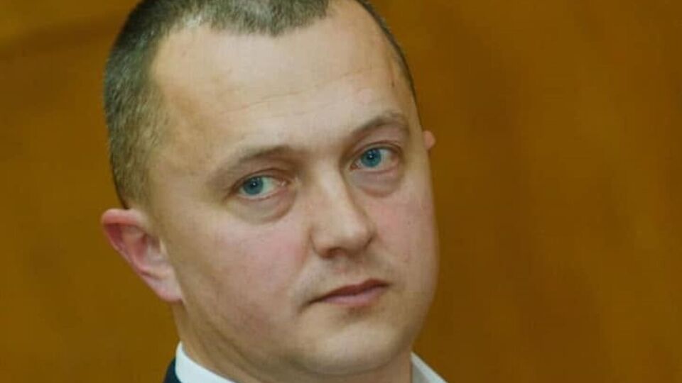 Шукали три роки. В Україну екстрадували ексмера Рахова, якого підозрюють у розтраті бюджету. Як він вийшов на волю