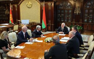 "Соседи внимательно следят". Спецпосланник Трампа Коул приехал к Лукашенко. О чем говорили