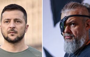 Дизайнер Bob Basset: Зеленский одевается так, что его косплеит Макрон