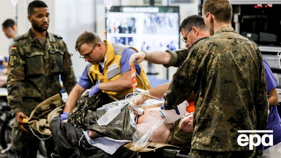 Німеччина готується до можливої війни з Росією та масового потоку поранених – Bloomberg