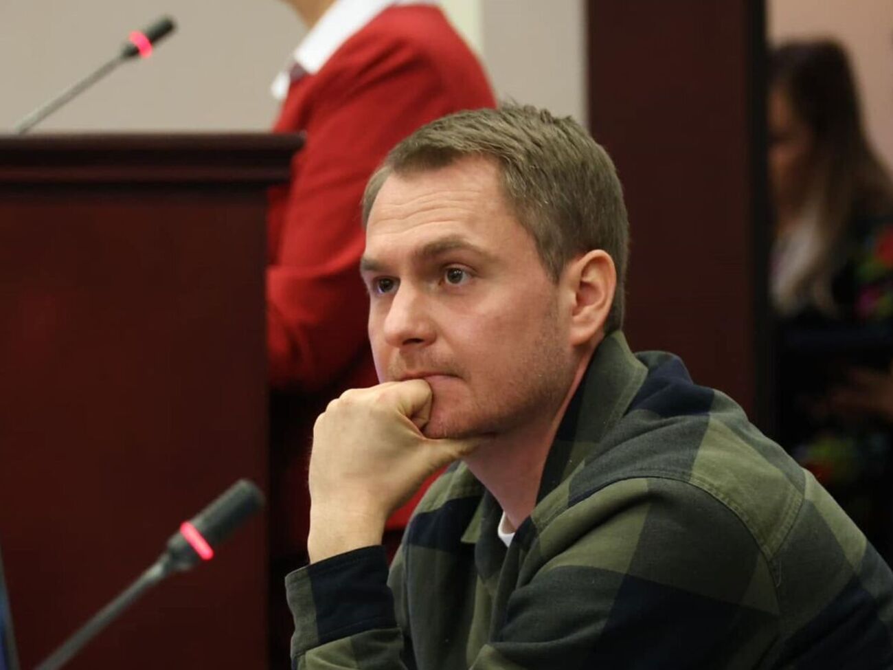"Відрядження" Кравченка. Що відомо українському МЗС про місцеперебування колишнього генпрокурора