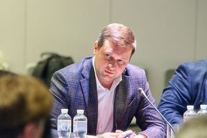 "Жертва примусу". Крим, який виконує управлінські функції в ОГП, пояснив російський паспорт дружини