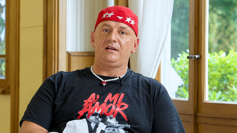 У Раді голосували за позбавлення Потапа звання заслуженого артиста України. Рішення освистали