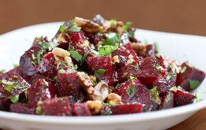 Закуска из свеклы, которая исчезнет мгновенно. Рецепт невероятной вкуснотищи