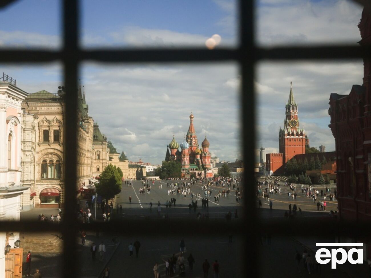 У Кремлі і військкоматах бояться мобілізації. Посадовці вивозять із РФ сім'ї і гроші – Bloomberg