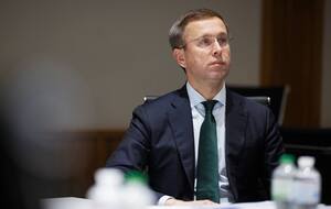 В Украине сократят количество госработников и замминистров. Премьер сообщил детали