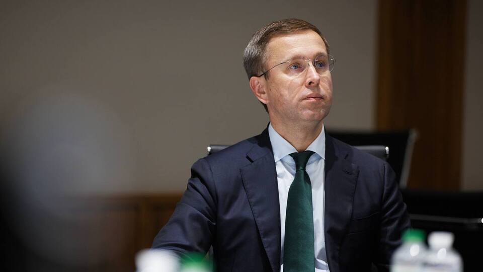 В Україні скоротять кількість держпрацівників і заступників міністрів. Прем'єр повідомив деталі